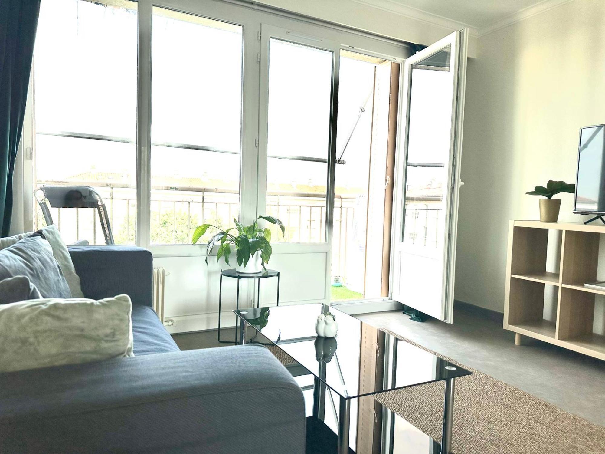 Grand Appartement Bron Centre Proche Eurexpo Et Groupama Eksteriør bilde